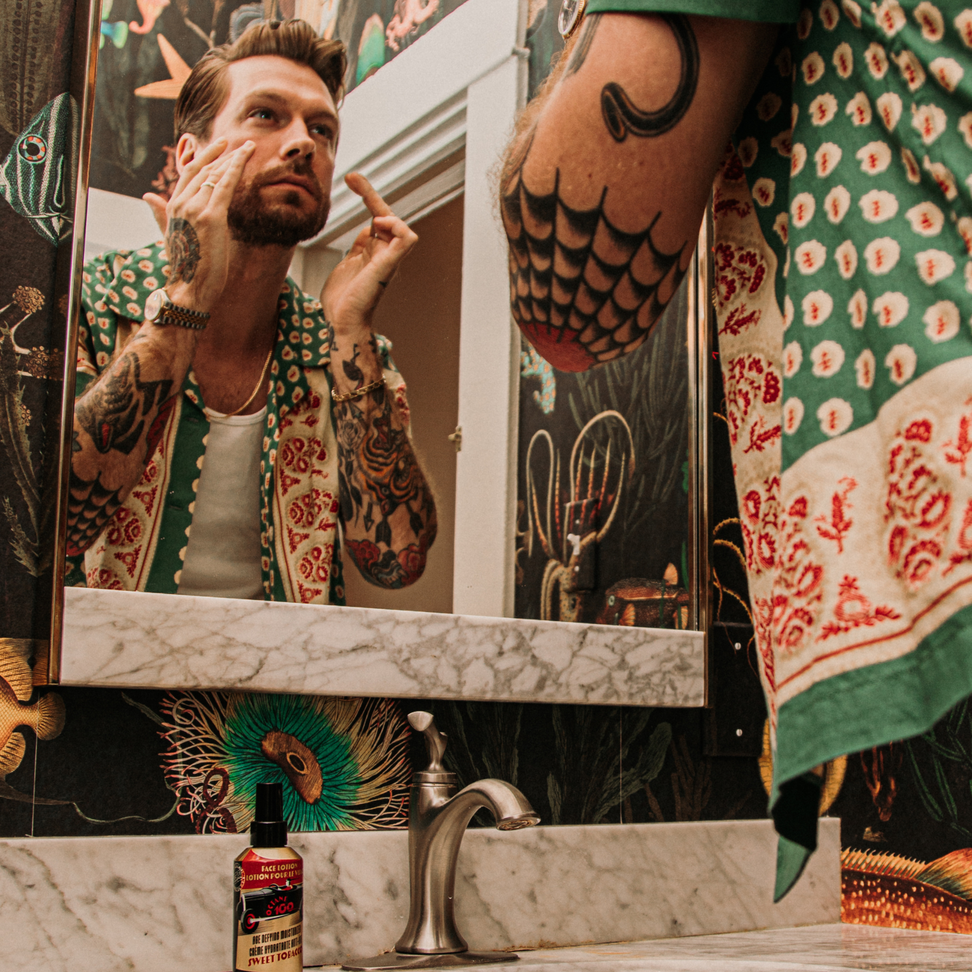 Octane 100 Product with model